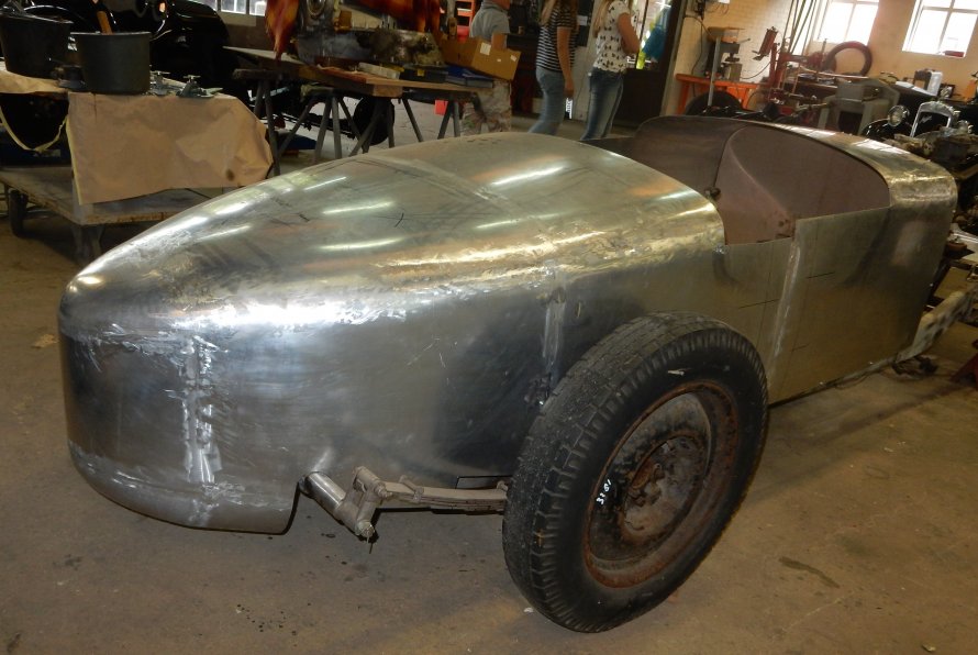 10-08-2015 "achterkant heeft definitieve vorm gekregen !"