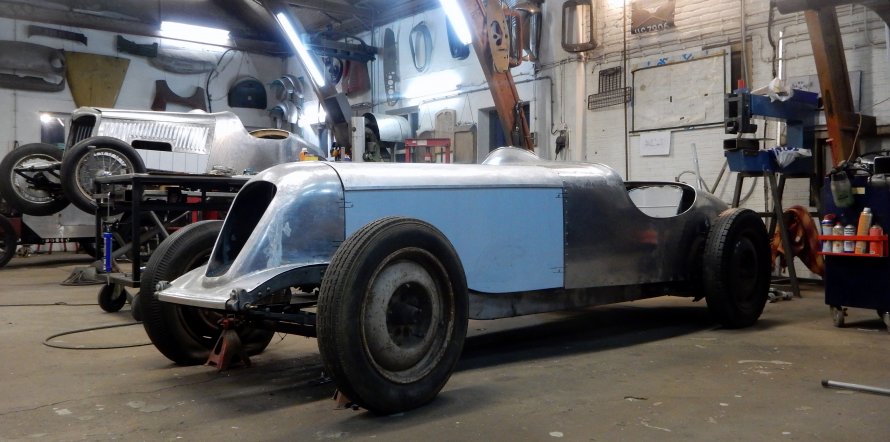 14-12-2015 "motorkap details/louvres bespreken"