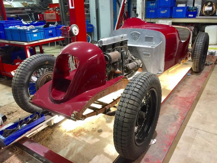 27.12.2016 : body terug op chassis!