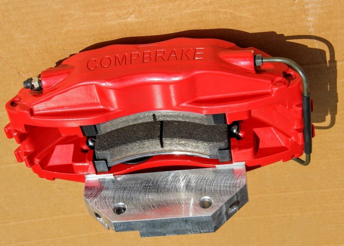 Rover SD1 voorpoten met AP schijven, Compbrake klauwen